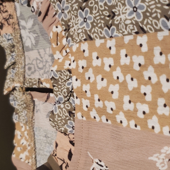 ♥️New boutique floral print ruffle cuff - Picture 15 of 16